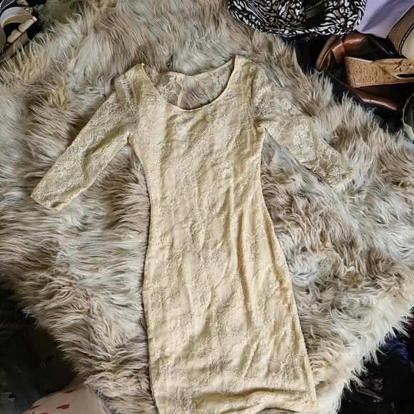 ASOS Dresses & Skirts - Elegant Lace ASOS Dresses In Cream